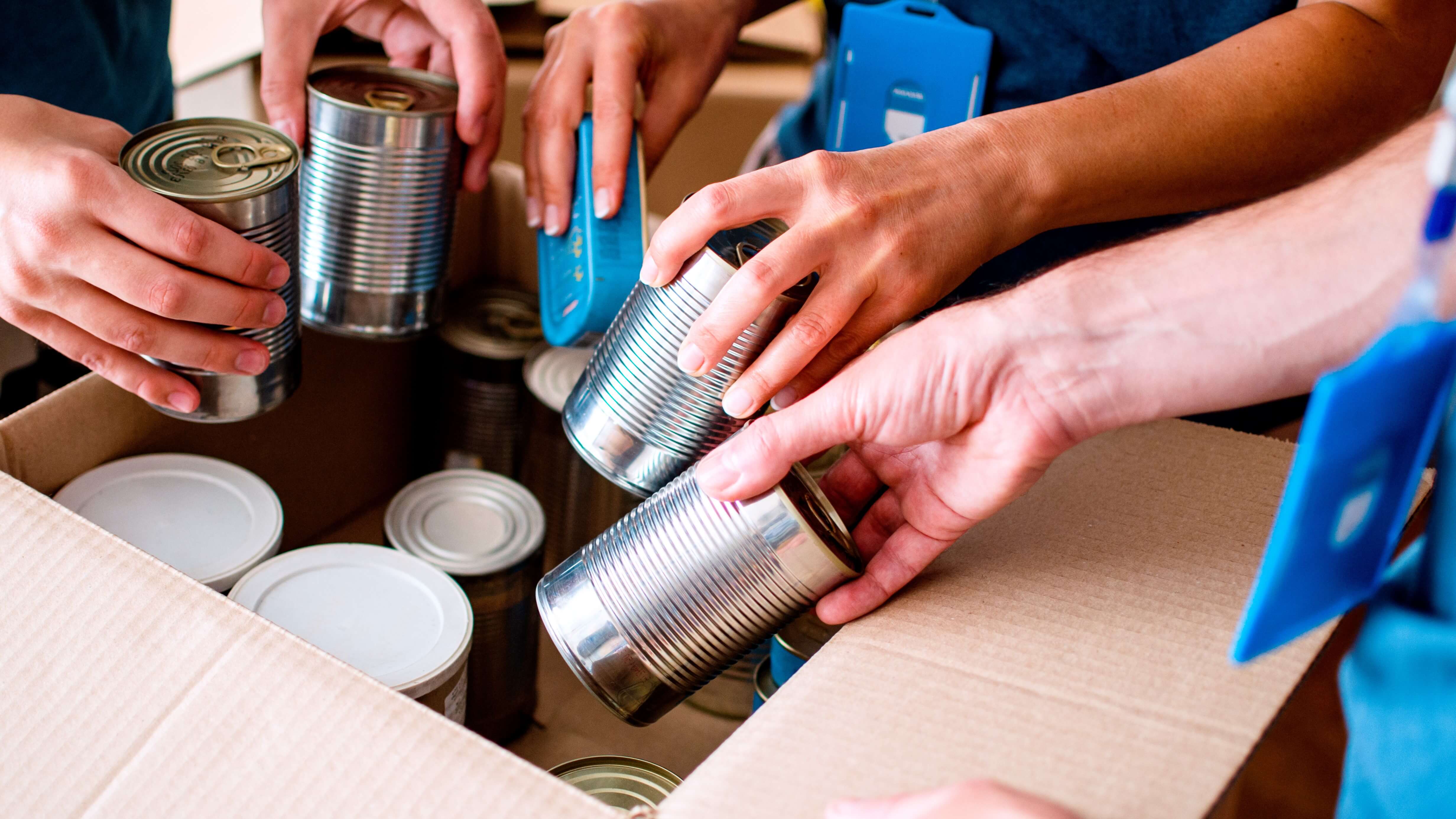 Cleaver-Brooks Collects Cans for Food Drive